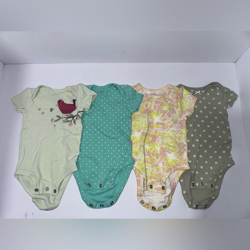 Carter's size 3 months Green Yellow Baby Bodysuits onesies 4 piece bundle